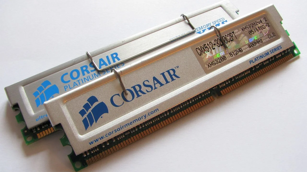Windows 11 Runs on Vintage DDR1 Platform, Showcasing Retro Computing Resilience