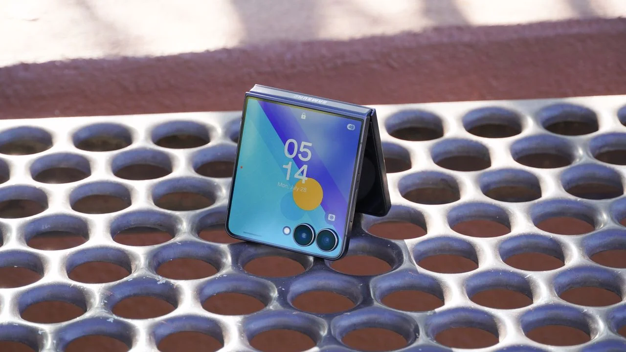 Samsung’s Galaxy Z Flip Series Faces Uncertain Future Amid Rising Costs