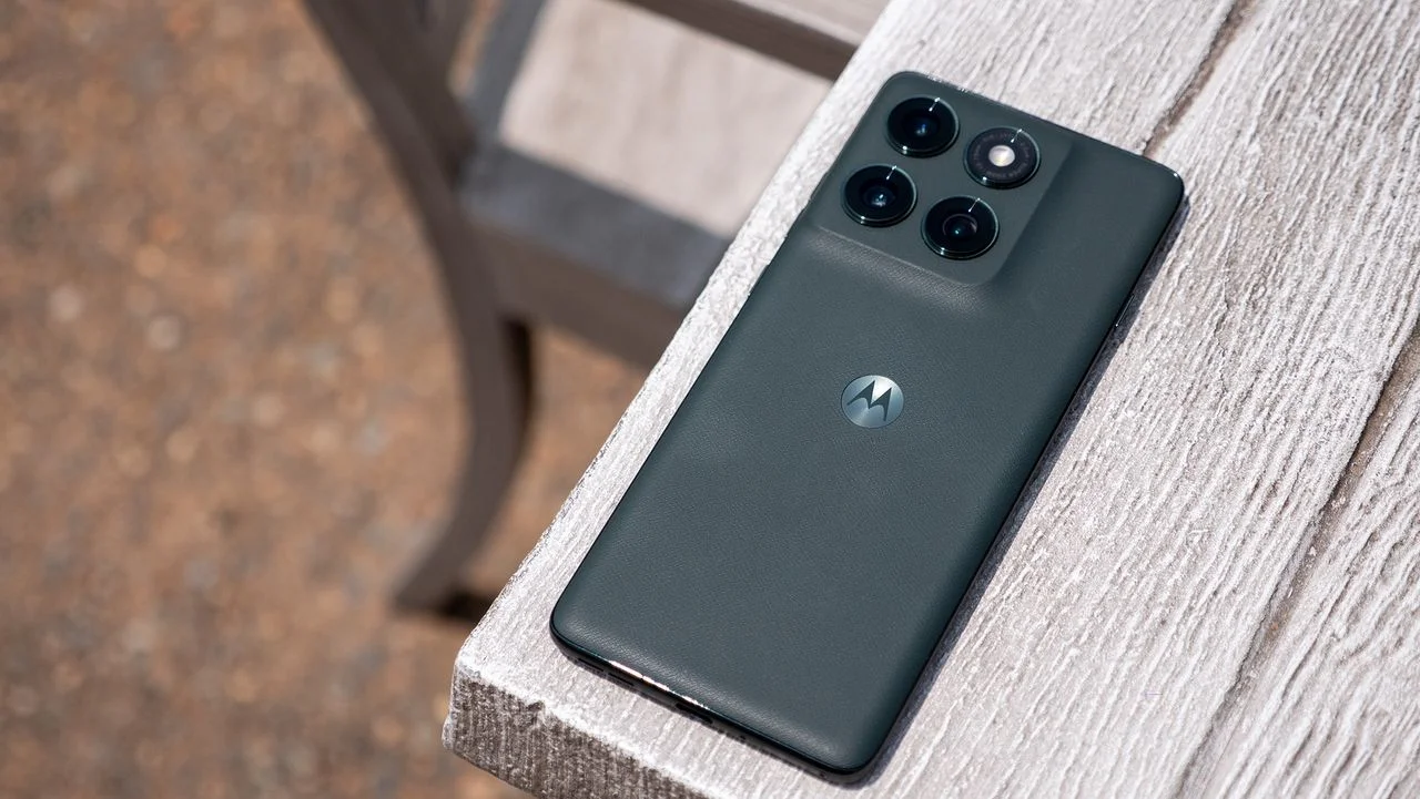 Best Motorola Edge Deal: 2025 Model Now Priced at $400