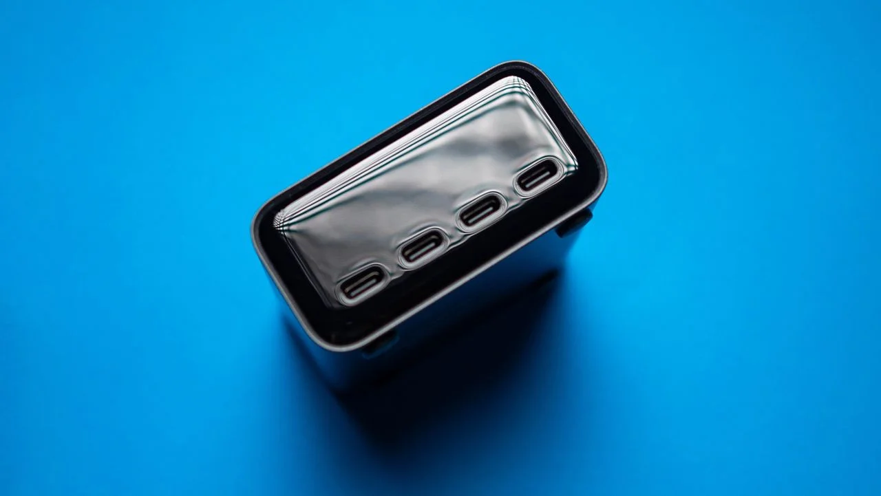 Satechi ChargeView 140W: The Compact Powerhouse for Desk Charging Needs