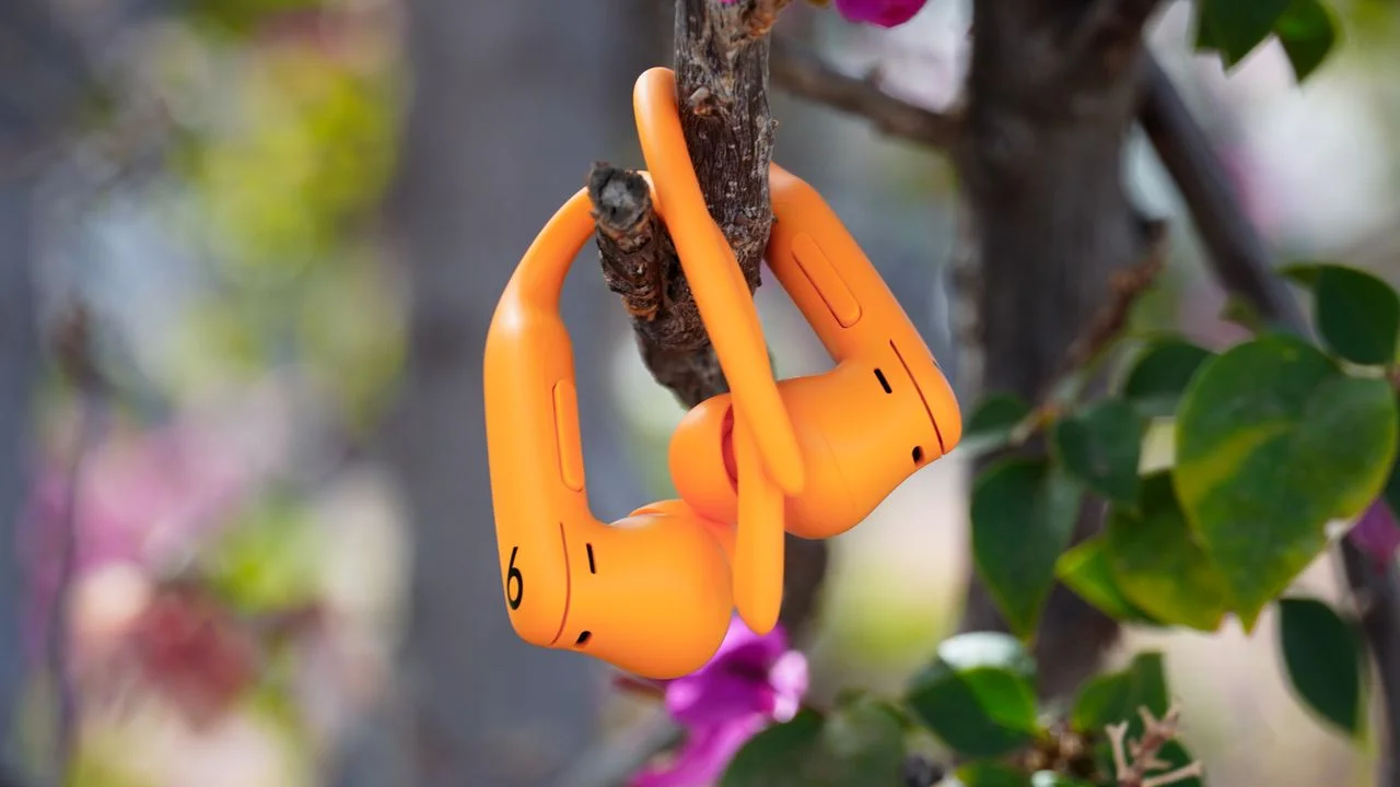 Powerbeats Pro 2: The Ideal Workout Earbuds with Impressive Features