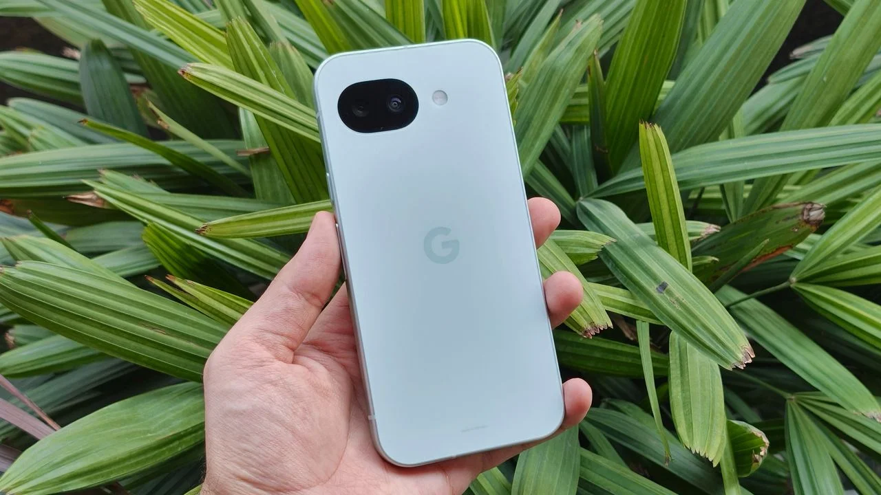 Compact yet Powerful: Best Small Phones on Sale Now