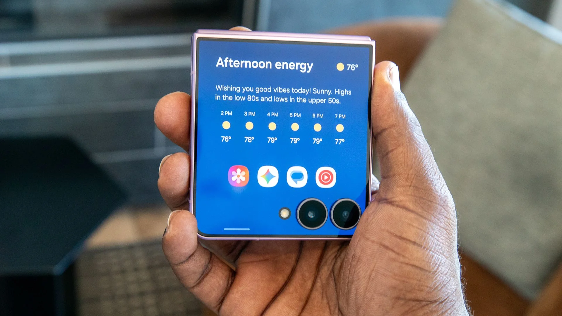 Unlock a Year of Free Unlimited Wireless with the Samsung Galaxy Z Flip 8 at Mint Mobile