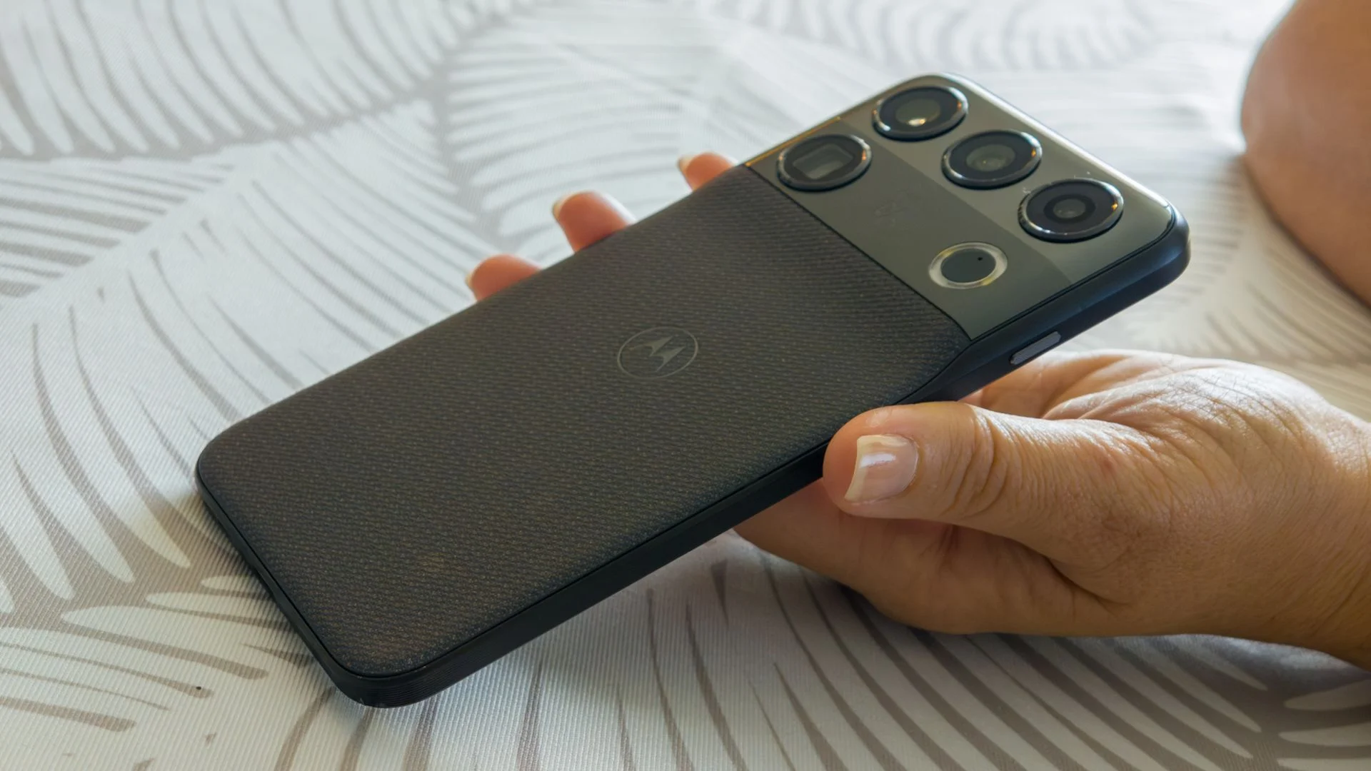 Motorola Signature 27: A New Player in Privacy-Focused Smartphones with GrapheneOS Support