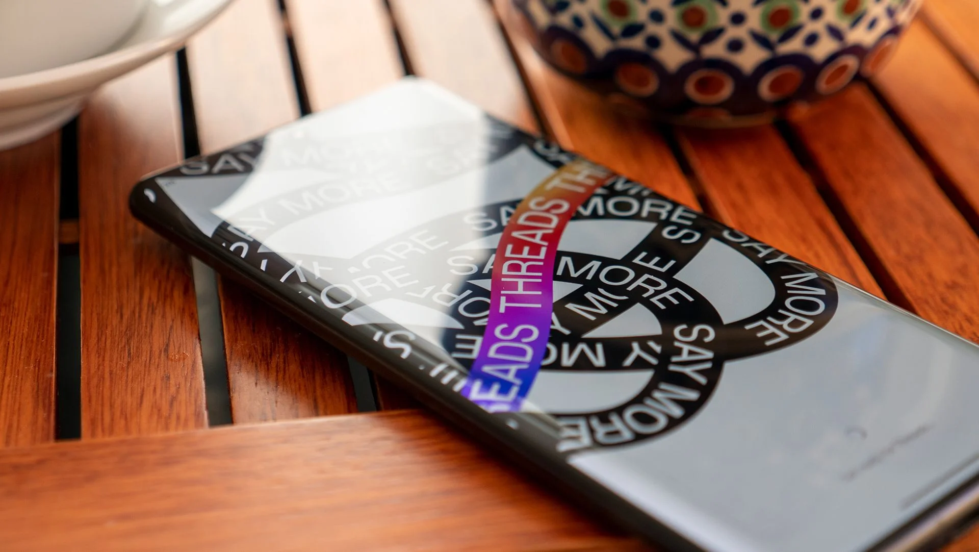 The cover screen for the Instagram Threads social app on a Motorola Edge+ (2023)
