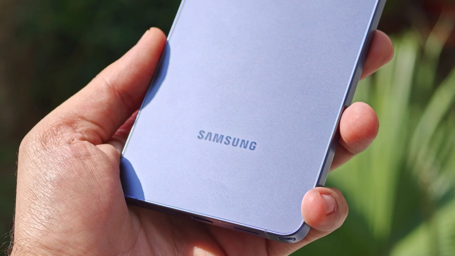 Samsung Plans Significant Reduction in Smartphone Production Amidst Rising Costs