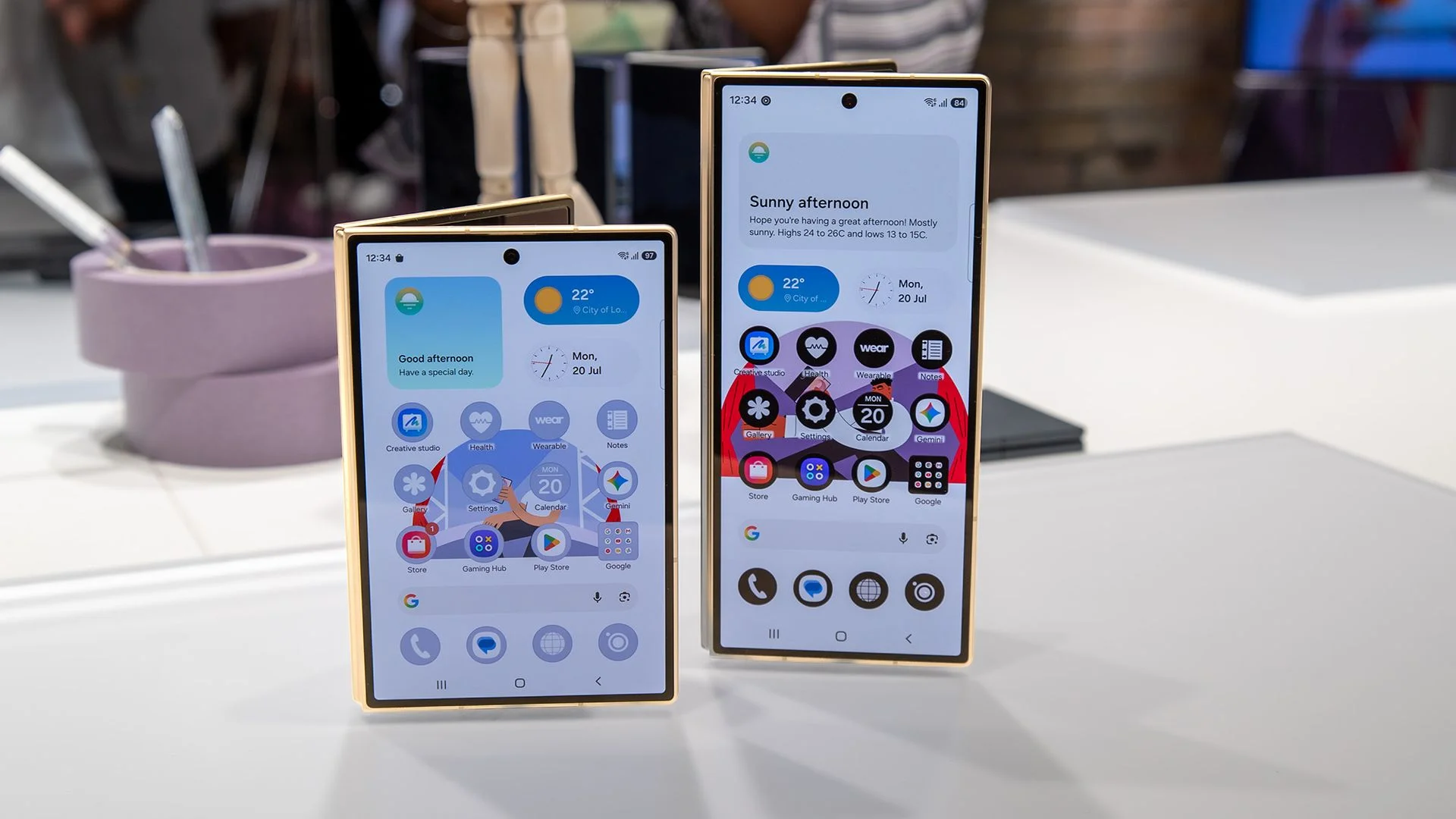 Global Phone Shipments Take Historic Dive Amid Market Challenges
