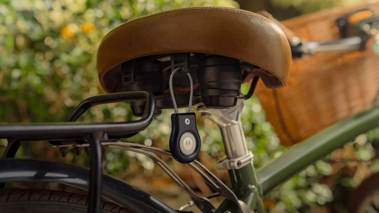 Motorola Unveils Enhanced Moto Tag 2 Tracker and reimagined Moto Buds 2 Plus with New Designs